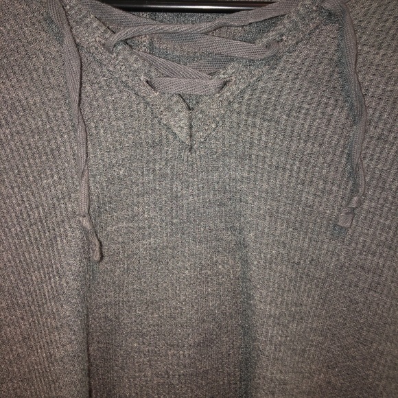 grey long-sleeve Hollister tee with ties! - Picture 3 of 3